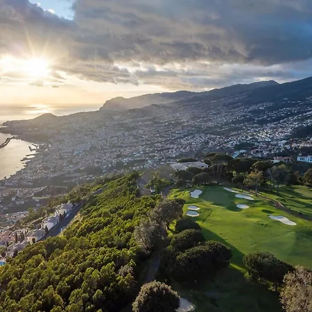 New 66 - Palheiro Village By Ymr Ferienhaus